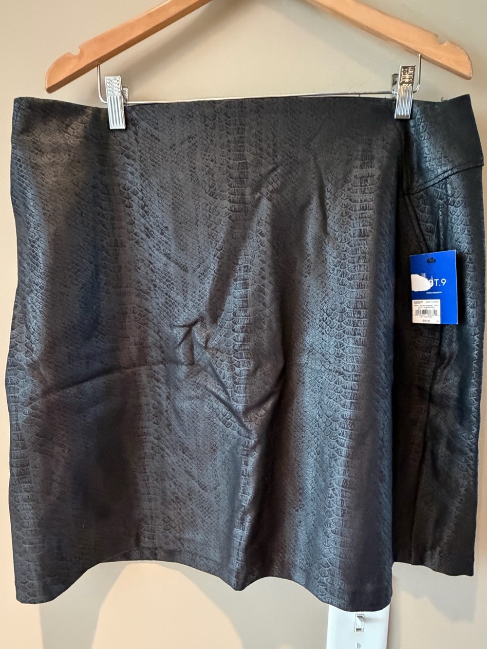 Apt. 9 Black Faux Leather Snake-Embossed Tummy Control Mini Skirt XL NWT